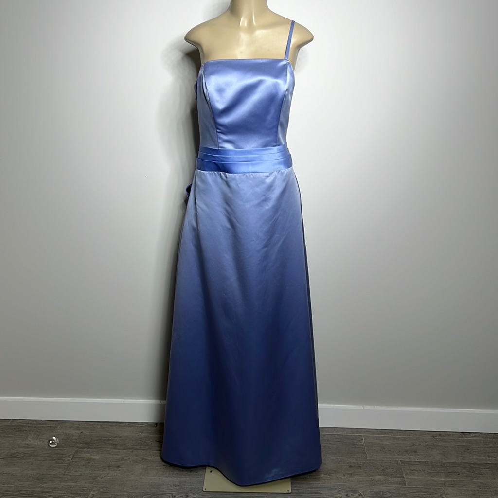 Da Vinci Baby Blue Satin Gown With Bow Detail Size 12